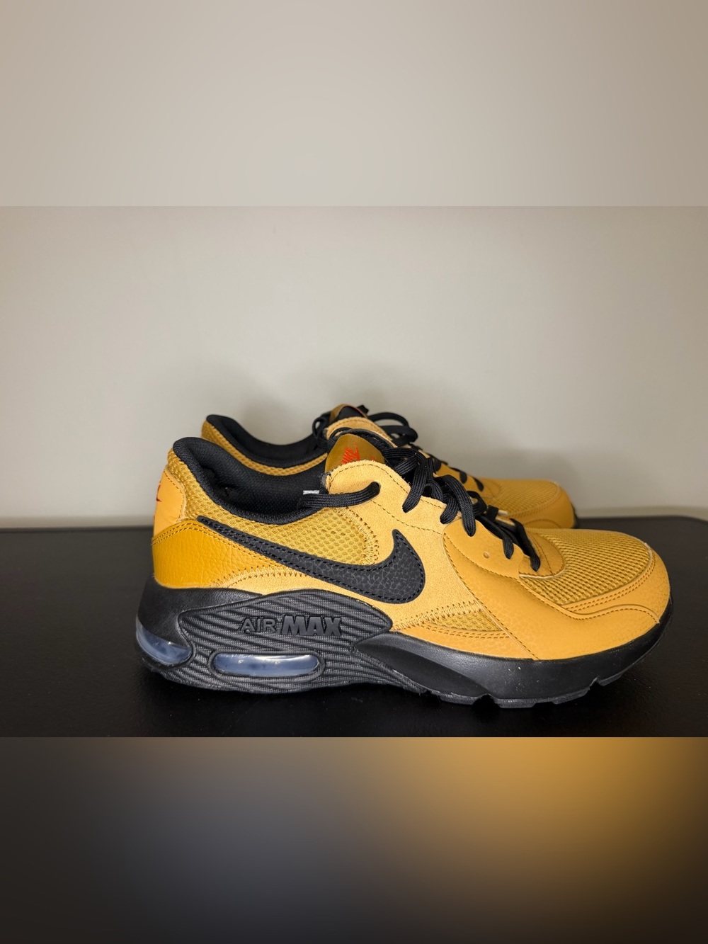 NEW Nike Air Max Excee Men’s 9 Wheat and Black color